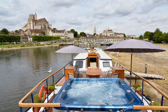 Photos : Sundeck - French Hotel Barge l'Art de Vivre cruising Nivernais Canal in Northern Burgundy France