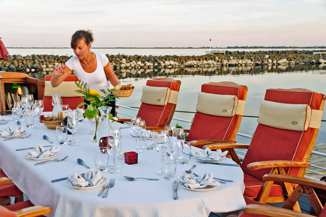 French hotel barge ATHOS - Canal du Midi France