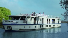Italian Hotel Barge LA BELLA VITA Venice Italy River Cruises www.BargeCharters.com