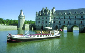 French Hotel Barge NYMPHEA - Loire FRANCE - ParadiseConnections.com
