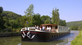French hotel barge PROSPERITE - Canal de Bourgogne Burgundy France - ParadiseConnections.com