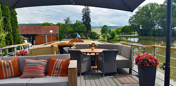 French Hotel Barge Grand Cru - Cruising