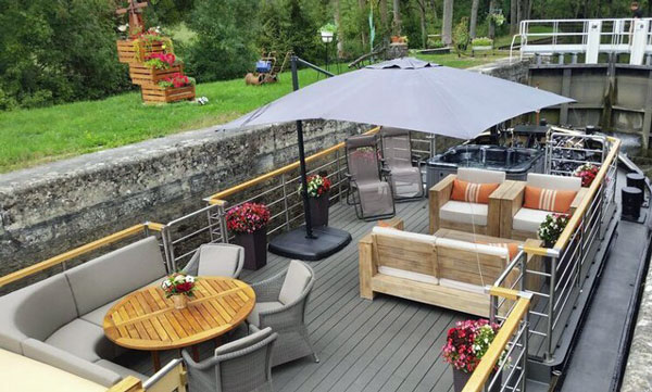 French Hotel Barge Grand Cru - Cruising
