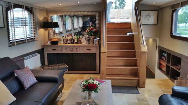 French Hotel Barge Grand Cru - Cruising