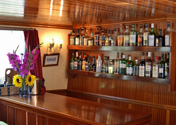 Hotel Barge SCOTTISH HIGHLANDER