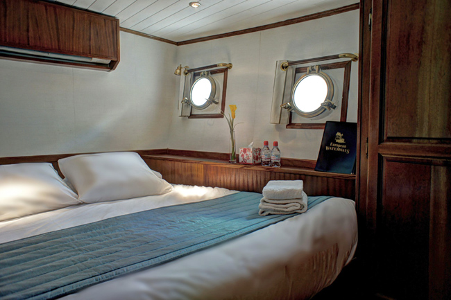 French hotel barge Anjodi - Guest cabin, double