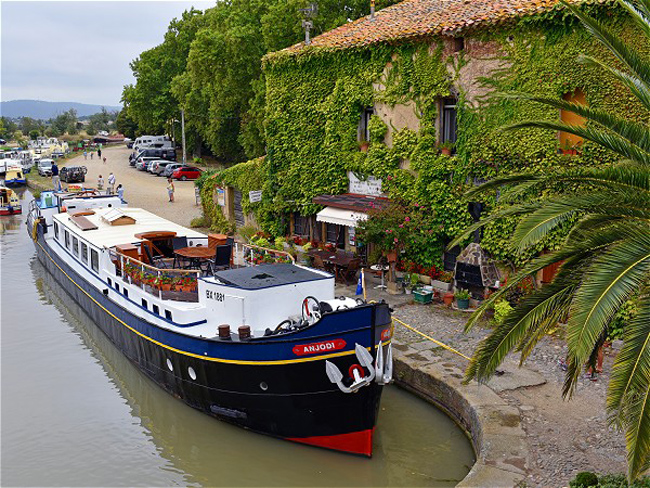 French hotel barge Anjodi - Le Somail