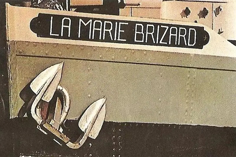 Barge l'Art de Vivre as Marie Brizzard