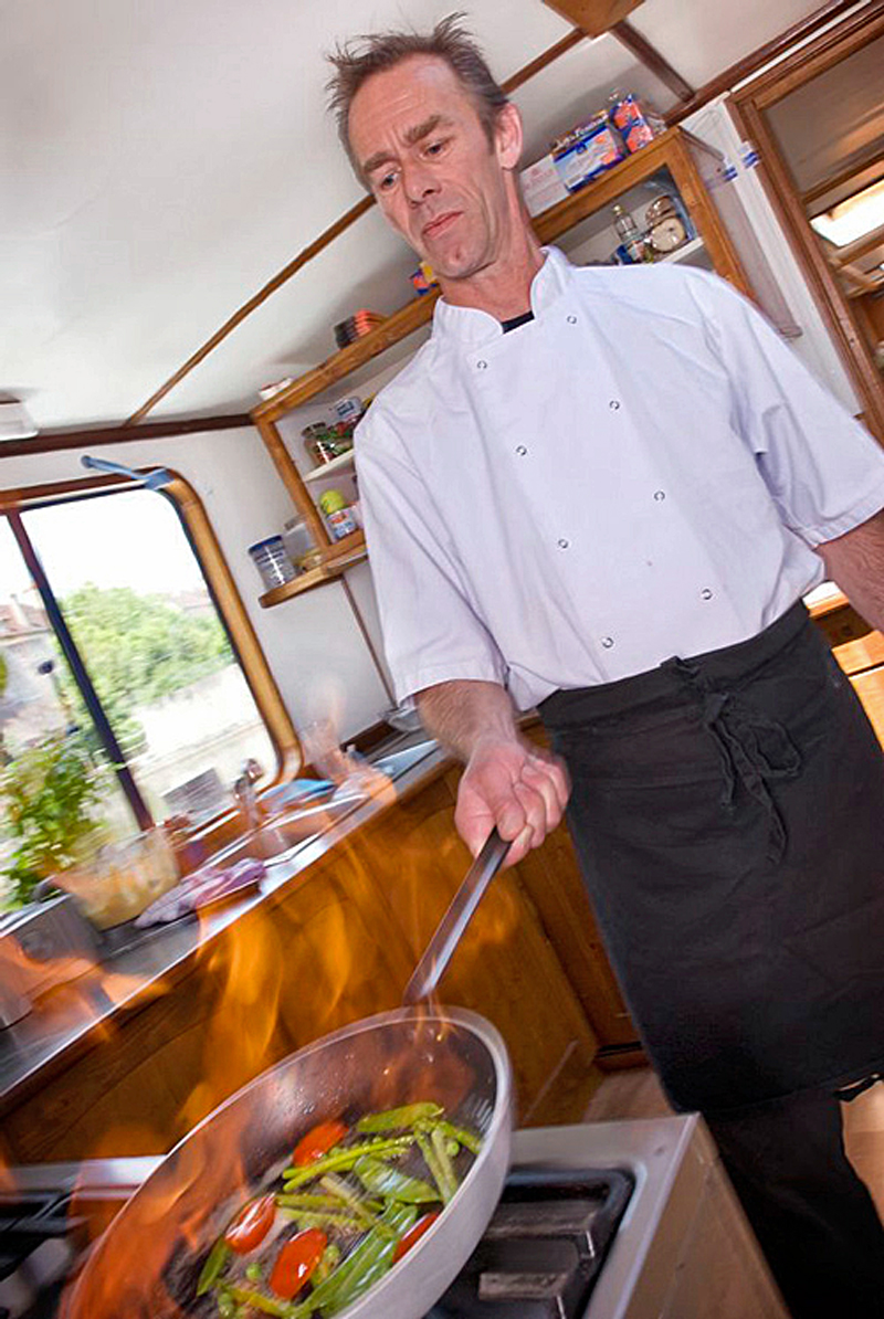 Photos : chef - French Hotel Barge l'Art de Vivre cruising Nivernais Canal in Northern Burgundy France