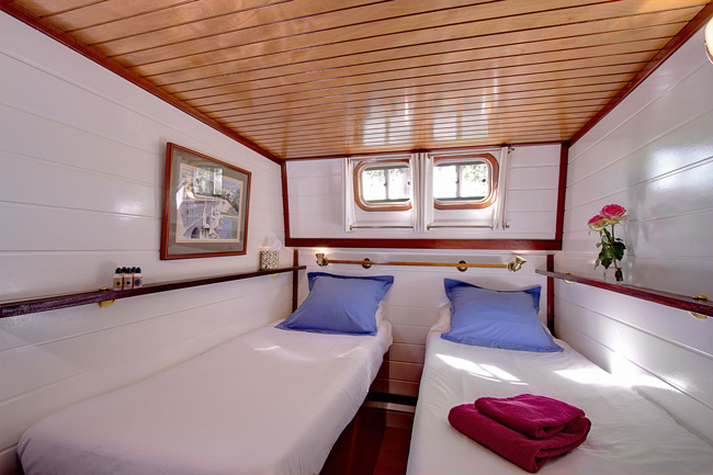 French hotel barge Athos - canal du midi France - twin cabin