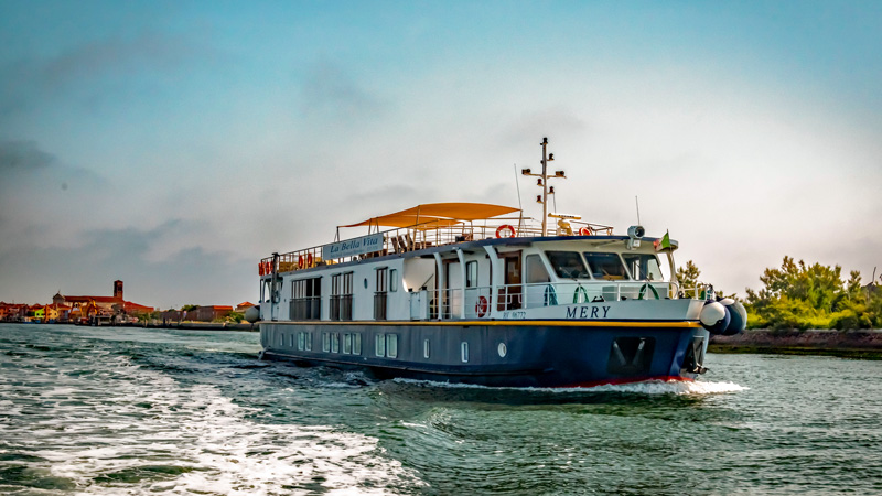 Barge charter cruises blog Barging blog - Italian Hotel Barge La Bella Vita, Venice