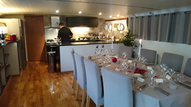 Photos : French Hotel Barge Finesse - dining area and galley