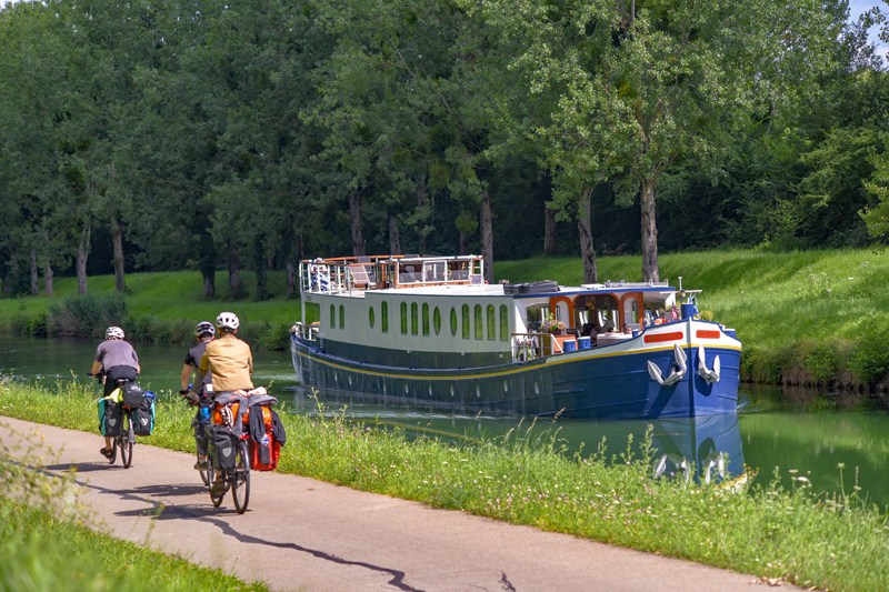 Photos : French Hotel Barge Kir Royale - Biking