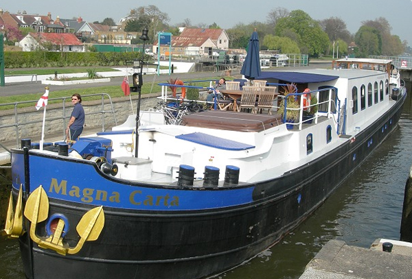 English Barge Magna Carta - Cruising the Royal River Thames England
