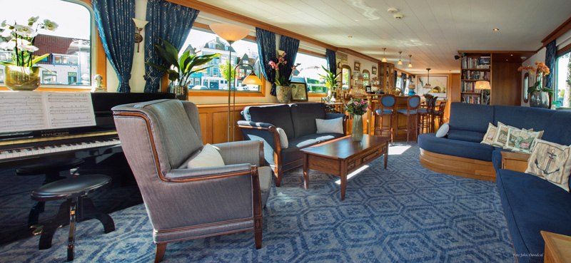 Hotel Barge La Nouvelle Etoile - Cruising France, Holland, Germany & Luxembourg