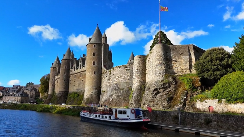 Barge Nymphea moored outside of Barge Nymphea outside of Ch&acirc;teau de Josselin