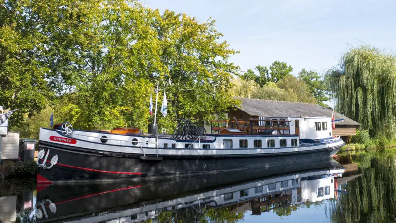 French Hotel Barge Nymphea - Barging in France