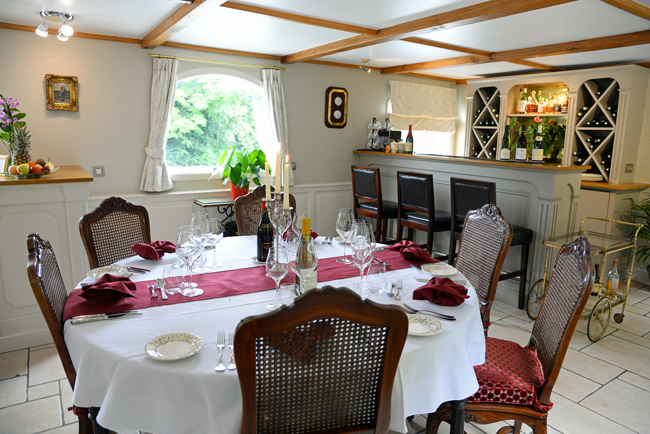 French Barge Renaissance - Dining area 0 Cruising the Upper Loire and Western Burgundy regions of France