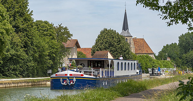 French Barge Renaissance - Cruising the canals of Upper Loire and Western Burgundy regions of France