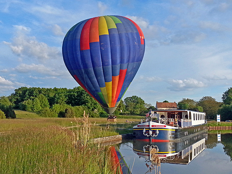French Barge Renaissance - Hot air balloon excursions - Cruising the Upper Loire and Western Burgundy regions of France