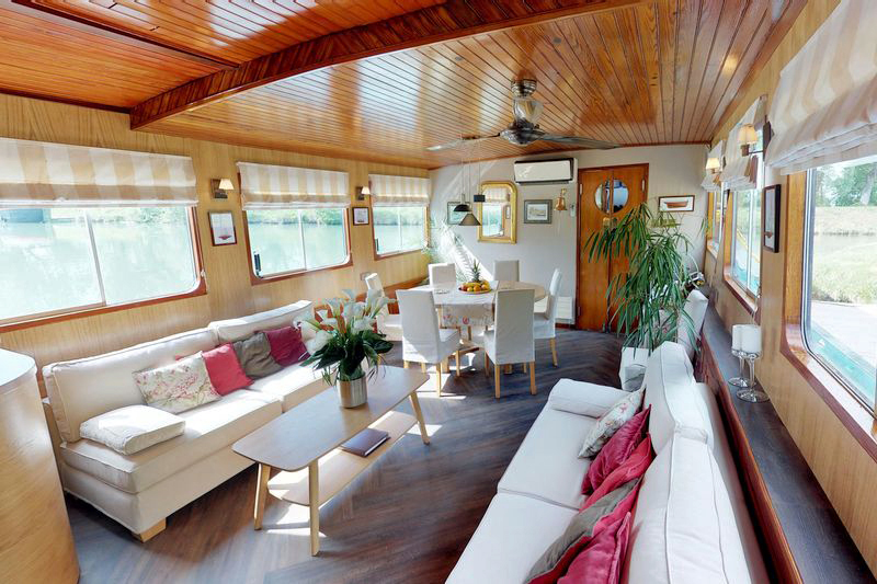 French Barge Rosa - Salon - Cruising Gascony and Bordeaux France