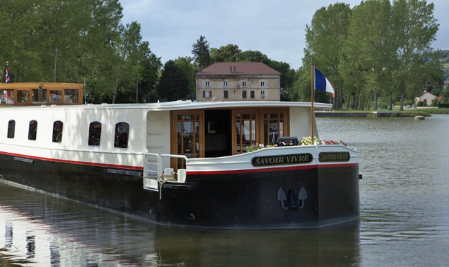 French Barge Savoir Vivre - Cruising Burgundy France