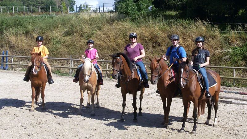 Family barge cruise - Horseback riding