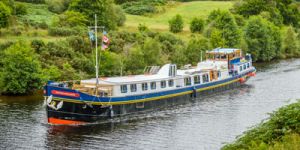 Hotel Barge Scottish Highlander - Barging in Scotland - www.BargeCharters.com