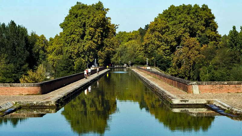 Barging in France - Aqueducts - Pont-Canal d'Agen'