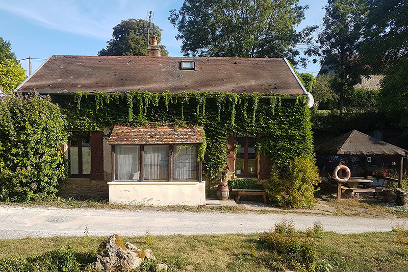 French Hotel Barges - Barging in France - Map ofCanal de Bourgogne, France - BargeCharters.com