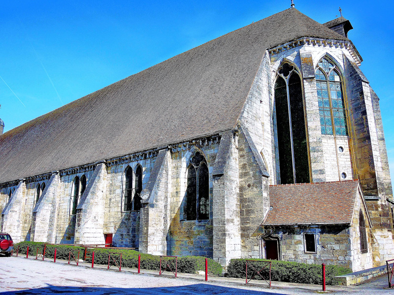 French Hotel Barges - Barging in France - Tonnerre church France - BargeCharters.com