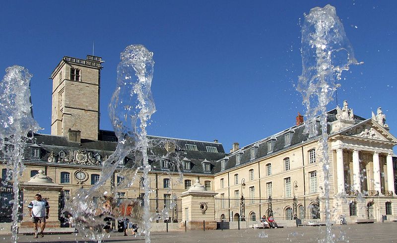 Palais des Ducs Dijon France - www.BargeCharters.com