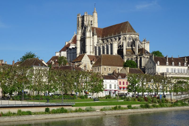 canal du nivernais - Auxerre The Gothic Cathédral St-Étienne
