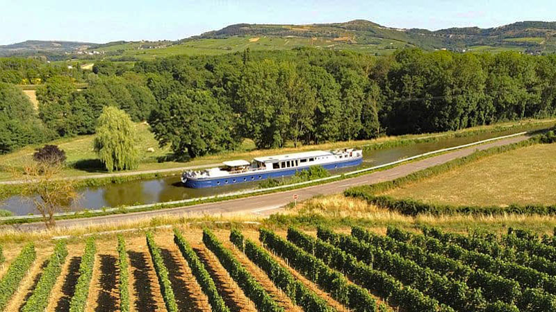 French hotel barge Finesse cruising Southern Burgundy