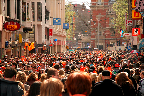 Queens day crowd