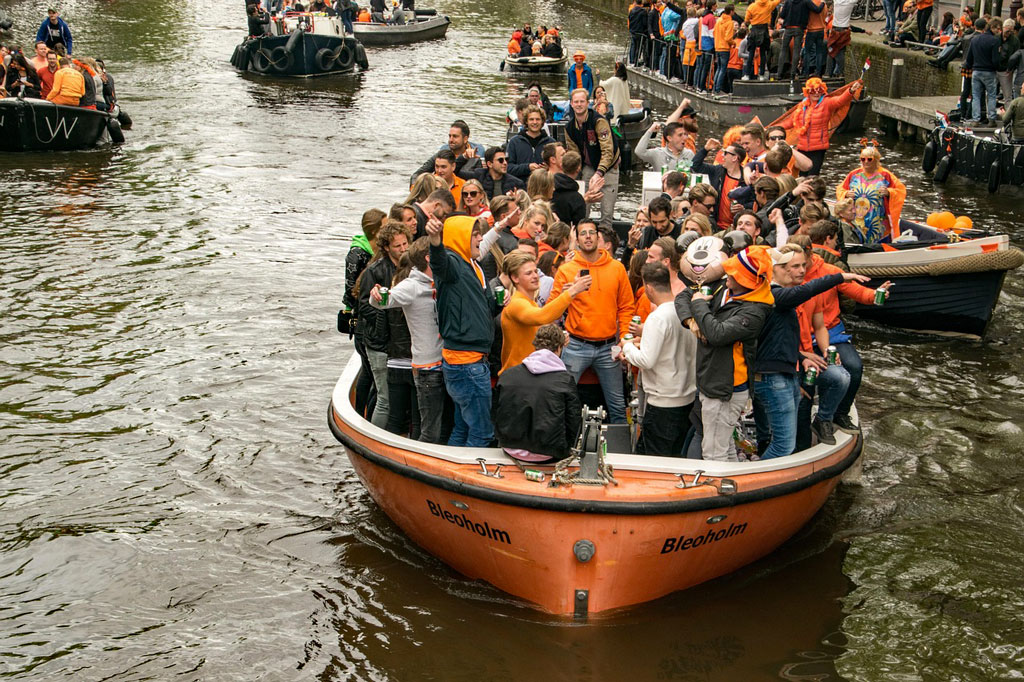 Barging cruise charter blog - Kings Day Crowd