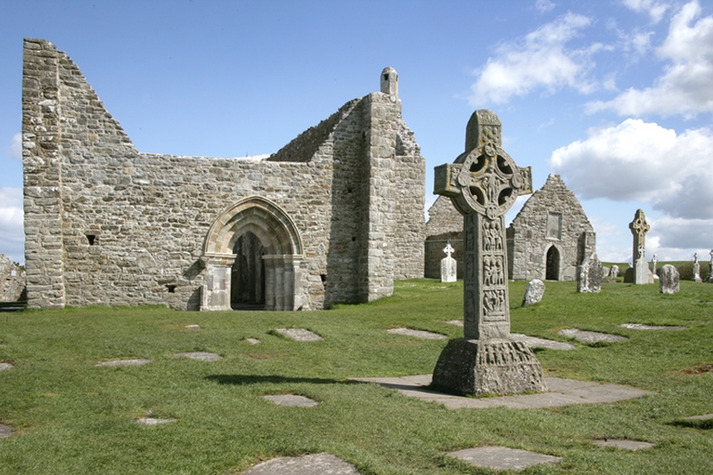 Barging in Ireland - Clonmacnoise High Cross